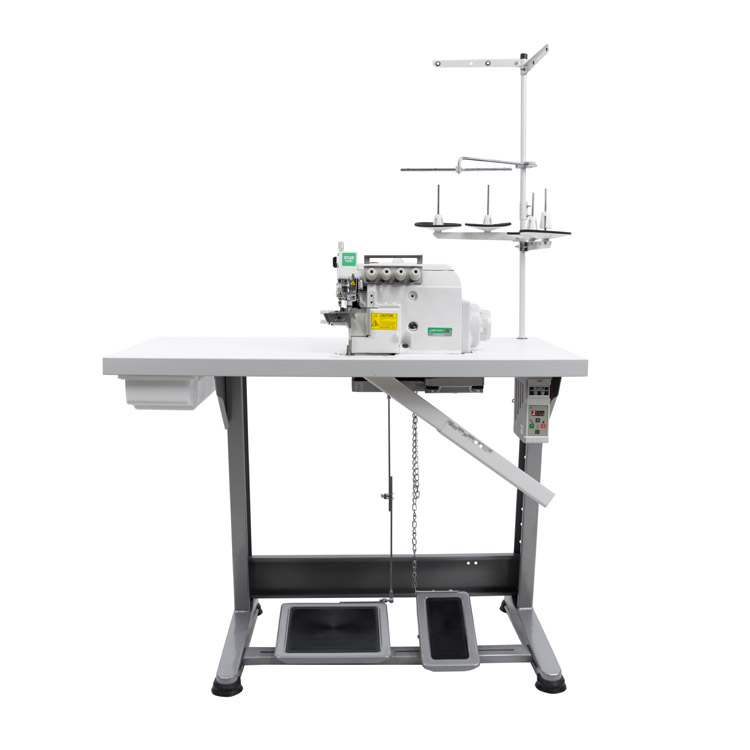 4-thread cylinder bed overlock (safety stitch) machine, for light and medium materials, with built-in AC Servo motor - complete sewing machine